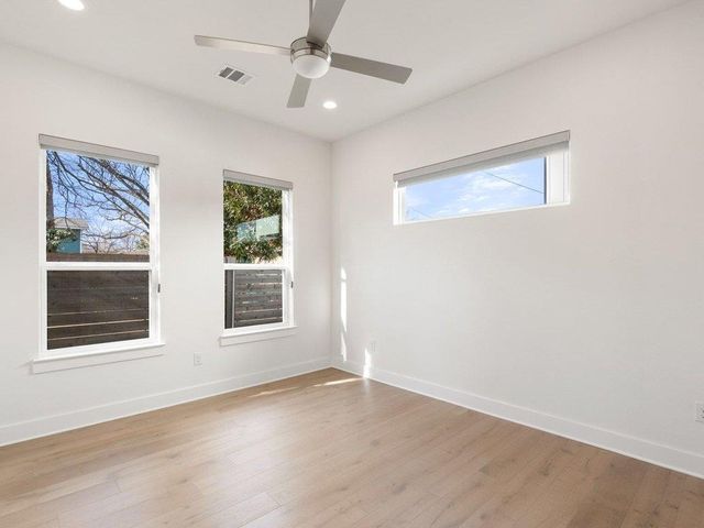 709 W St Elmo RD 2, Austin, TX 78745