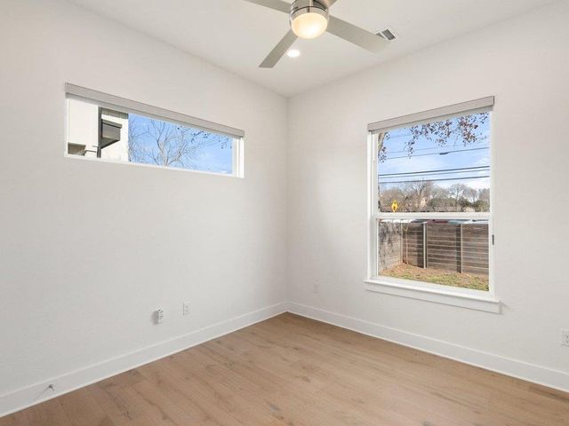 709 W St Elmo RD 2, Austin, TX 78745