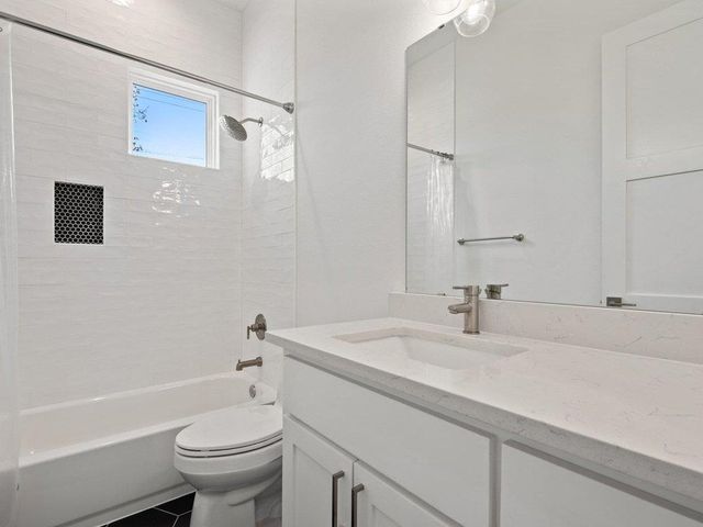 709 W St Elmo RD 2, Austin, TX 78745