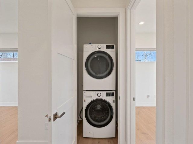 709 W St Elmo RD 2, Austin, TX 78745