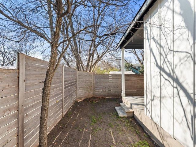 709 W St Elmo RD 2, Austin, TX 78745