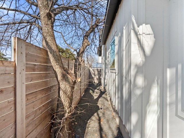 709 W St Elmo RD 2, Austin, TX 78745