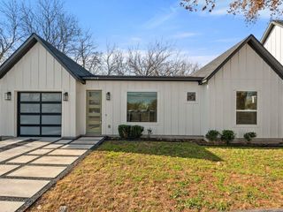 709 W St Elmo RD 2, Austin, TX 78745