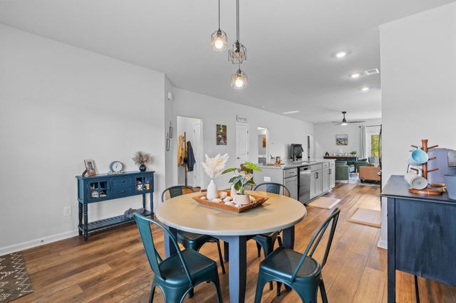 228 Averyville Dr., Conway, SC 29526