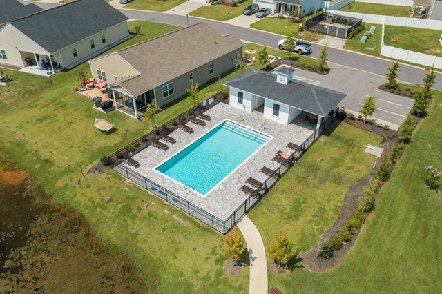 228 Averyville Dr., Conway, SC 29526