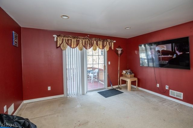 138 S Salem St, Dover Town, NJ 07801