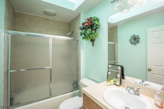 138 S Salem St, Dover Town, NJ 07801