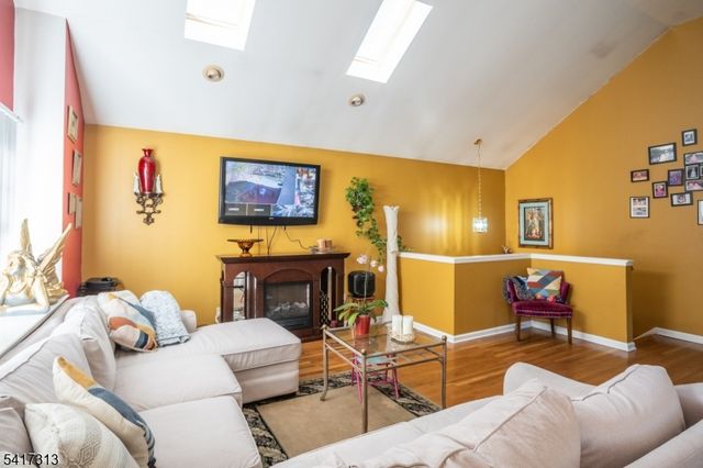 138 S Salem St, Dover Town, NJ 07801