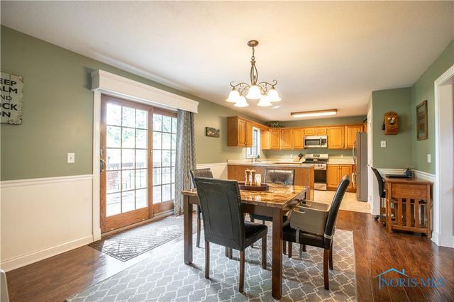 2218 Willowtree Lane, Maumee, OH 43537