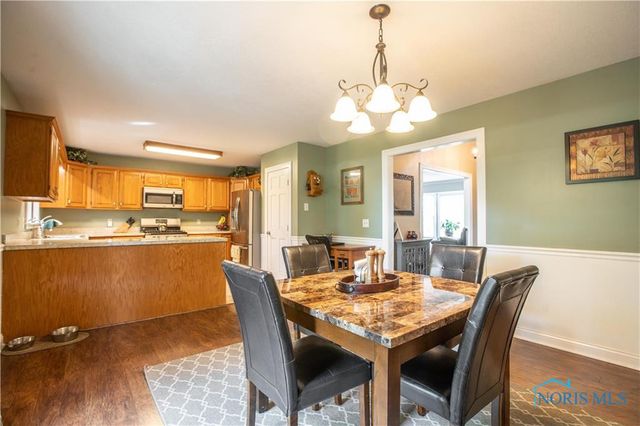 2218 Willowtree Lane, Maumee, OH 43537
