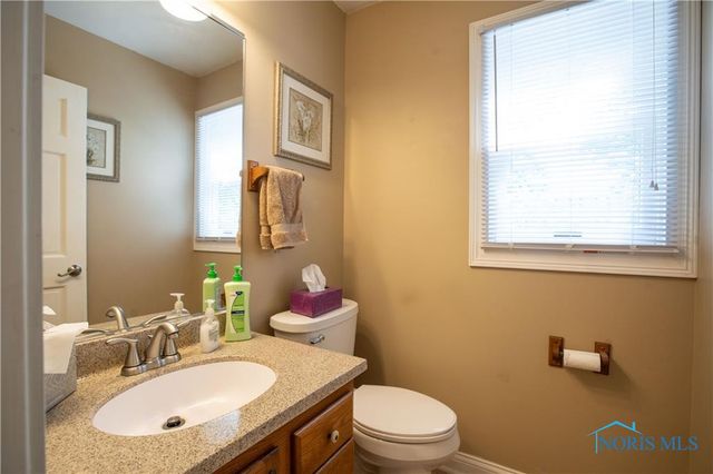 2218 Willowtree Lane, Maumee, OH 43537