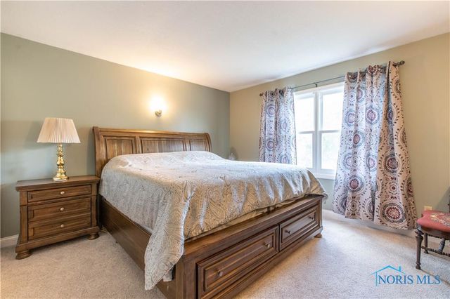 2218 Willowtree Lane, Maumee, OH 43537