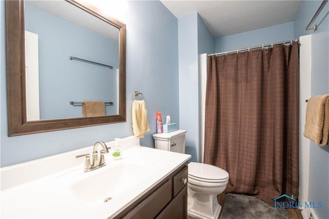2218 Willowtree Lane, Maumee, OH 43537