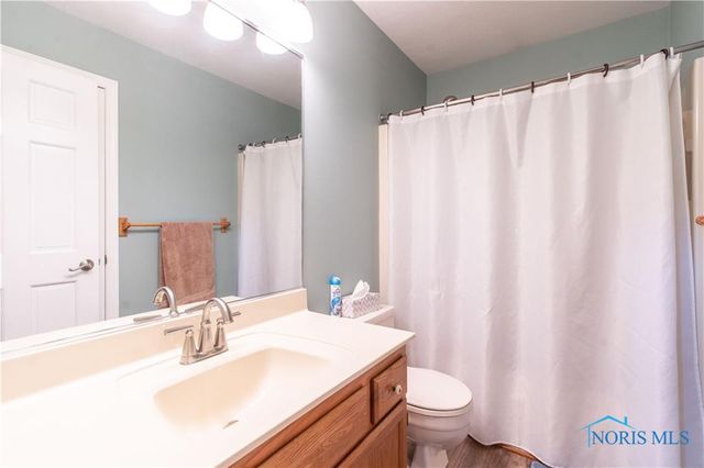 2218 Willowtree Lane, Maumee, OH 43537