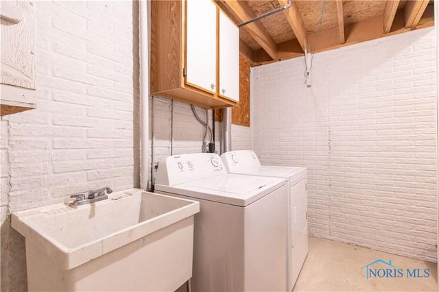 2218 Willowtree Lane, Maumee, OH 43537