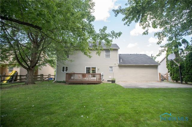 2218 Willowtree Lane, Maumee, OH 43537