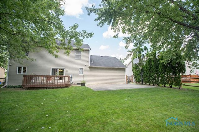 2218 Willowtree Lane, Maumee, OH 43537
