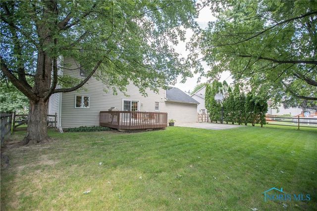 2218 Willowtree Lane, Maumee, OH 43537