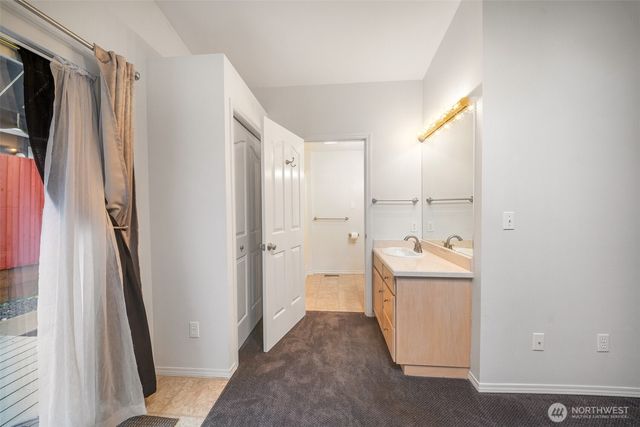 9800 Steamboat Island Road NW, Olympia, WA 98502