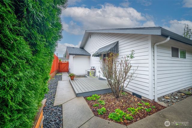 9800 Steamboat Island Road NW, Olympia, WA 98502