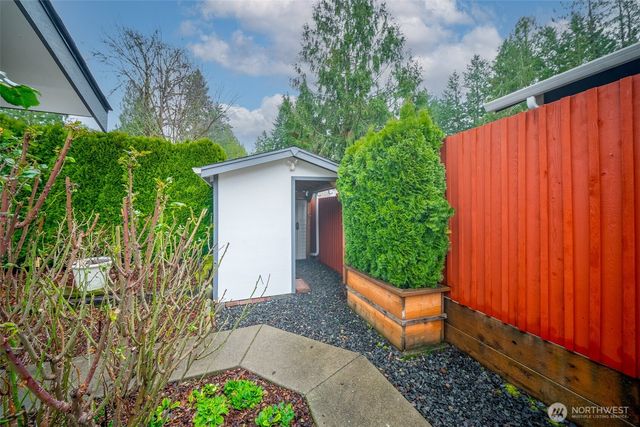 9800 Steamboat Island Road NW, Olympia, WA 98502