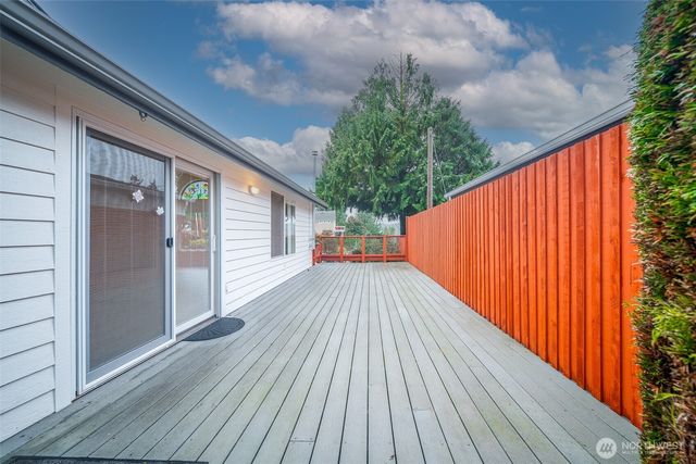 9800 Steamboat Island Road NW, Olympia, WA 98502