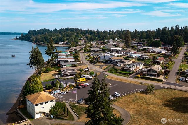 9800 Steamboat Island Road NW, Olympia, WA 98502