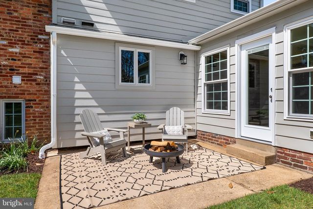 3003 FARM RD, Alexandria, VA 22302