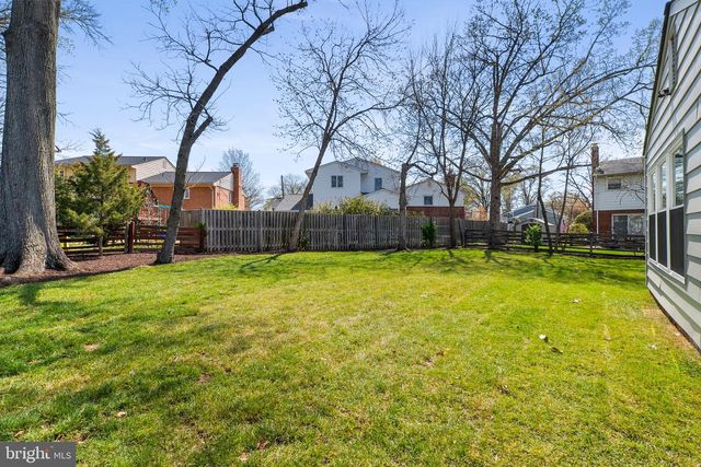 3003 FARM RD, Alexandria, VA 22302