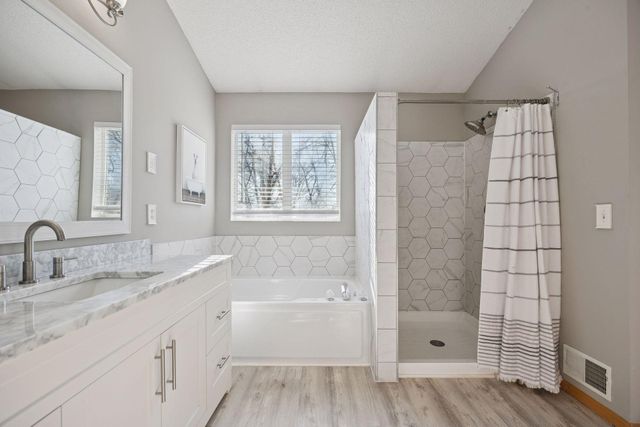 16889 79th Avenue N, Maple Grove, MN 55311