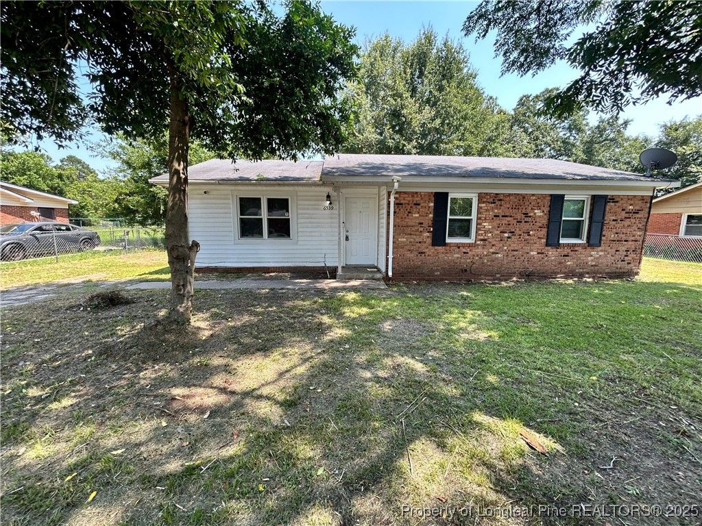 6539 Amanda Circle, Fayetteville, NC 28304