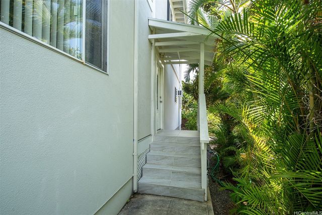 3533 Hinahina Street, Honolulu, HI 96816
