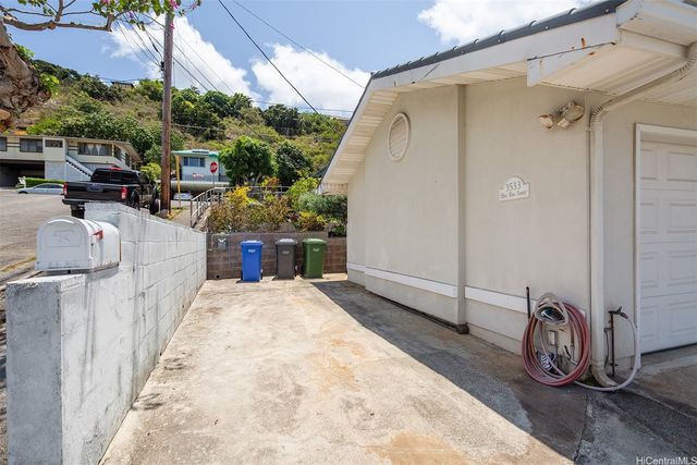 3533 Hinahina Street, Honolulu, HI 96816