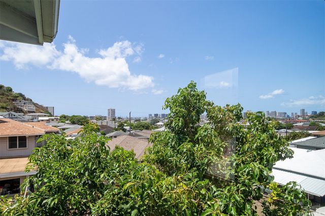 3533 Hinahina Street, Honolulu, HI 96816