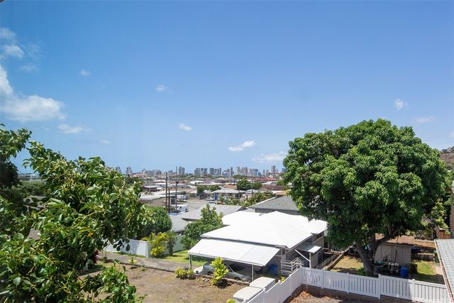 3533 Hinahina Street, Honolulu, HI 96816