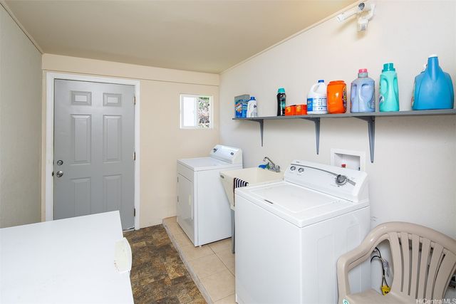 3533 Hinahina Street, Honolulu, HI 96816