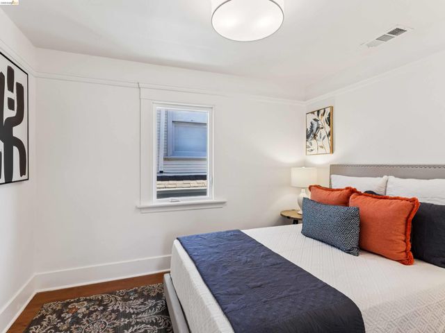 425 Central Ave, Alameda, CA 94501