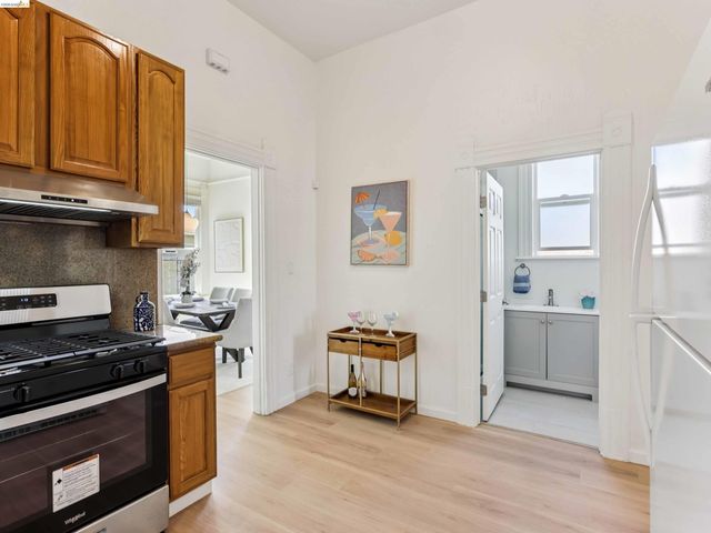 425 Central Ave, Alameda, CA 94501