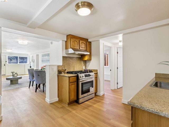 425 Central Ave, Alameda, CA 94501