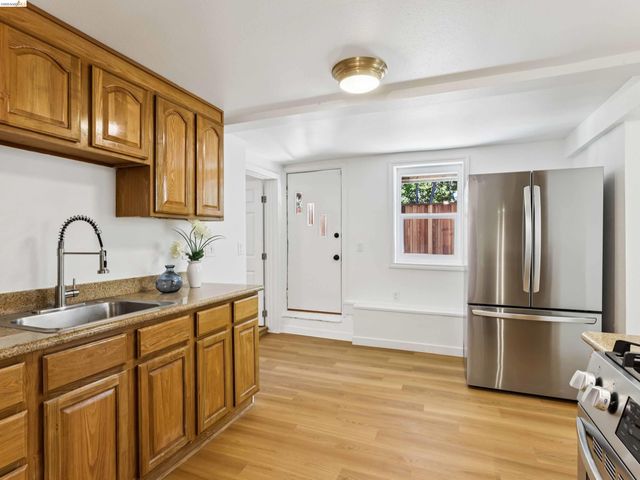 425 Central Ave, Alameda, CA 94501