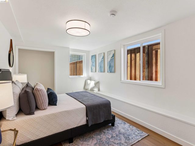 425 Central Ave, Alameda, CA 94501