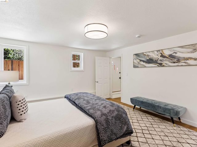 425 Central Ave, Alameda, CA 94501