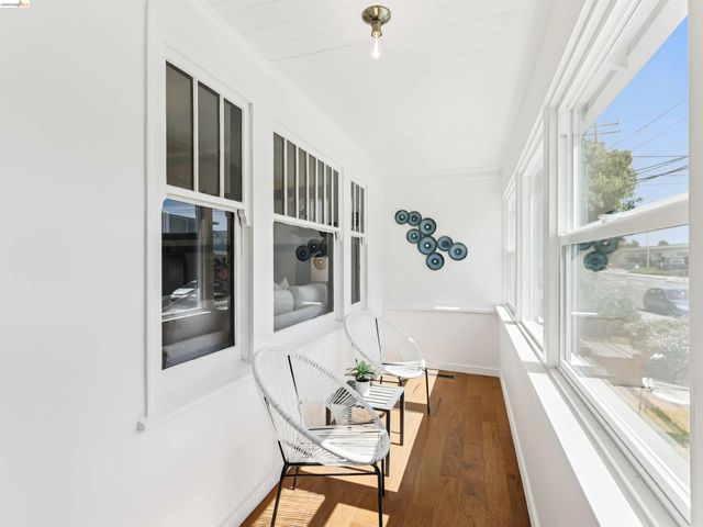 425 Central Ave, Alameda, CA 94501