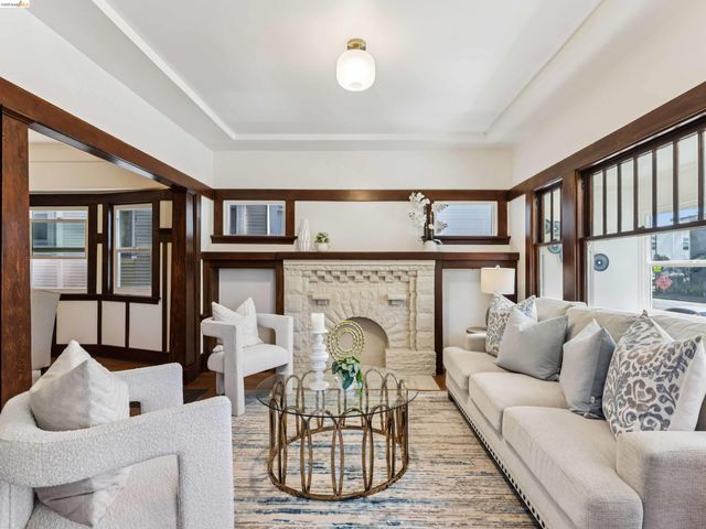 425 Central Ave, Alameda, CA 94501