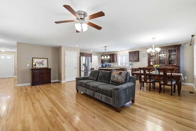 39 Russell Farm Dr 39, Methuen, MA 01844
