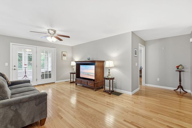 39 Russell Farm Dr 39, Methuen, MA 01844