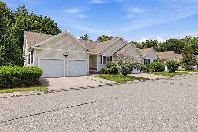39 Russell Farm Dr 39, Methuen, MA 01844