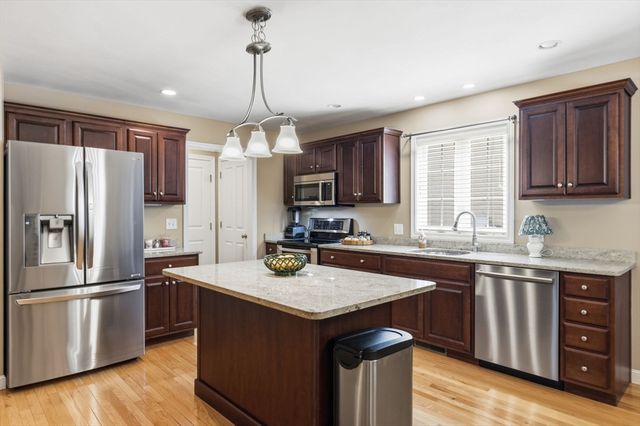 39 Russell Farm Dr 39, Methuen, MA 01844