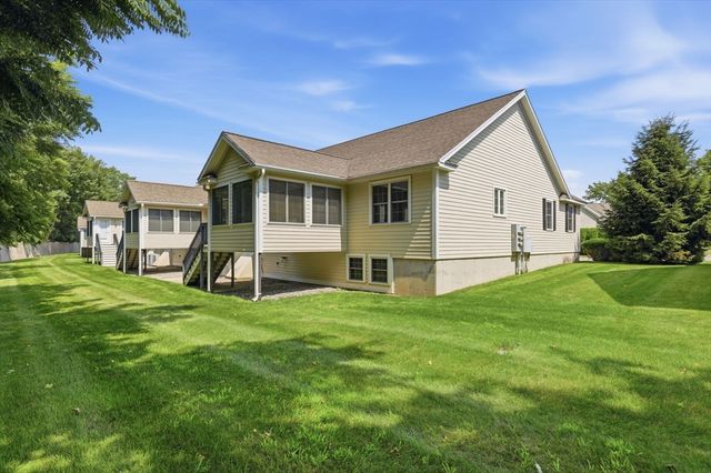 39 Russell Farm Dr 39, Methuen, MA 01844