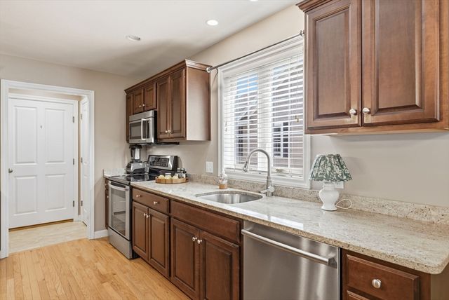 39 Russell Farm Dr 39, Methuen, MA 01844